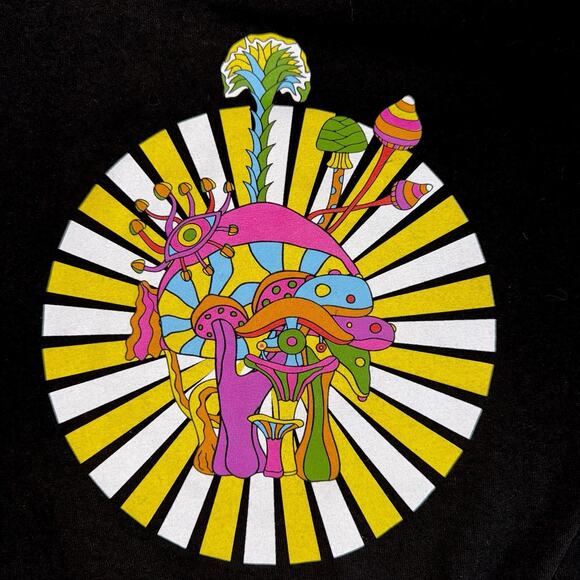 Public District Men's SM Short Sleeve Cotton T Shirt Black Psychedelic Mushroom - Picture 4 of 5